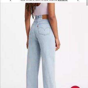 High Loose Levi’s light wash